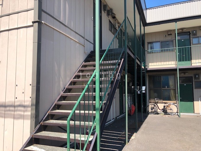 【柴田マンションのエントランス】