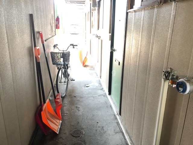 【柴田マンションの庭】