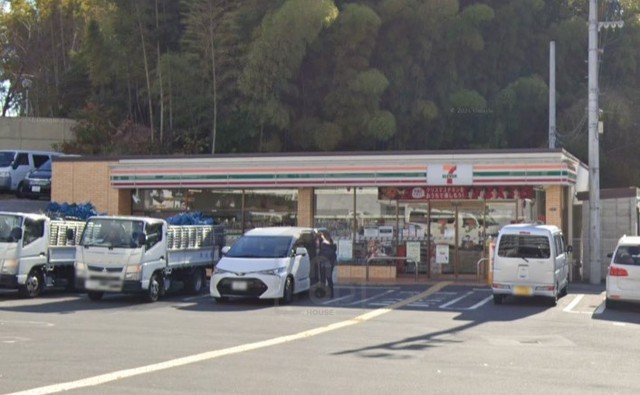 コンビニ　セブンイレブン　吹田山田東1丁目店（コンビニ）まで675m