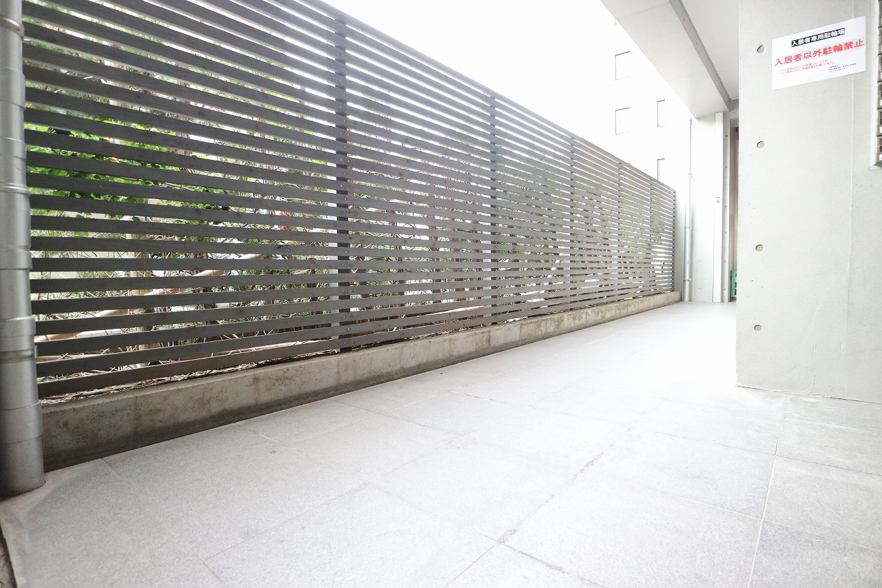 鹿児島市電谷山線 甲東中学校前駅 徒歩5分 10階建 築24年の外観写真