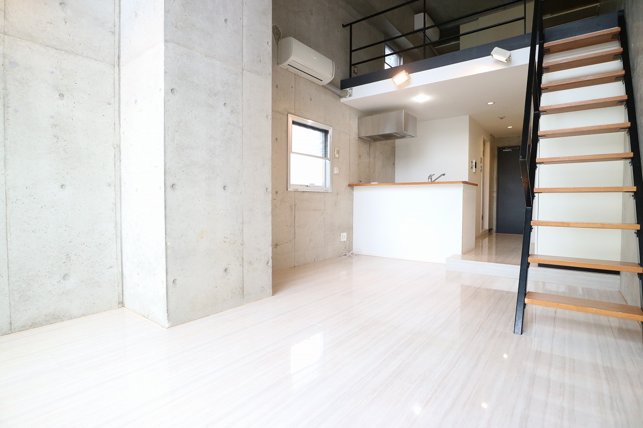 鹿児島市電谷山線 甲東中学校前駅 徒歩5分 10階建 築24年の居間写真