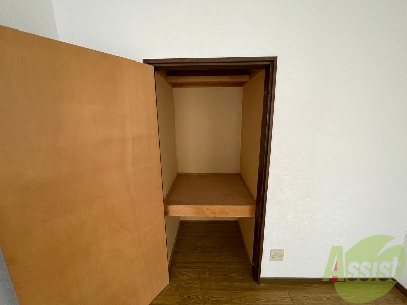 収納　寝室の収納です。部屋がすっきり片付きます。