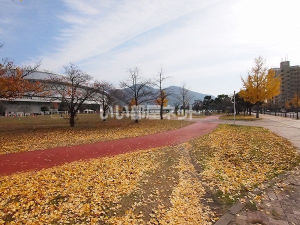 【木下鉱産ビルIIの公園】