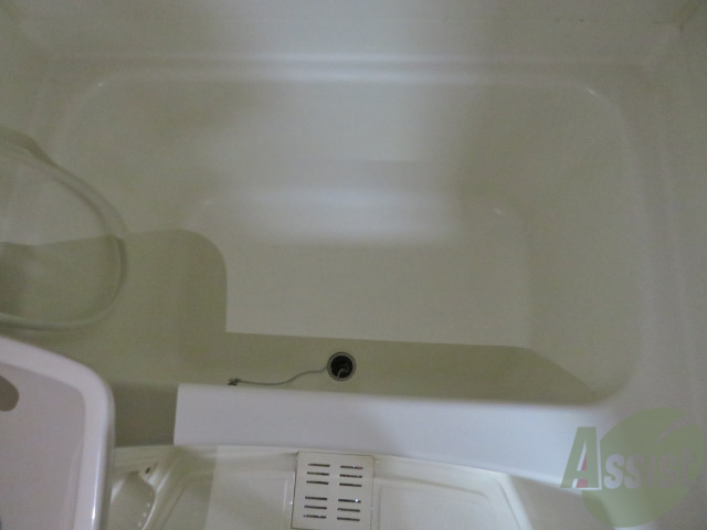 バス・シャワールーム　バスルームは狭すぎず、シャワーも浴びやすそうです。