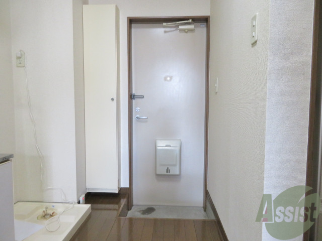 玄関　玄関の様子です。明るい印象ですね。気分もあがりそう。