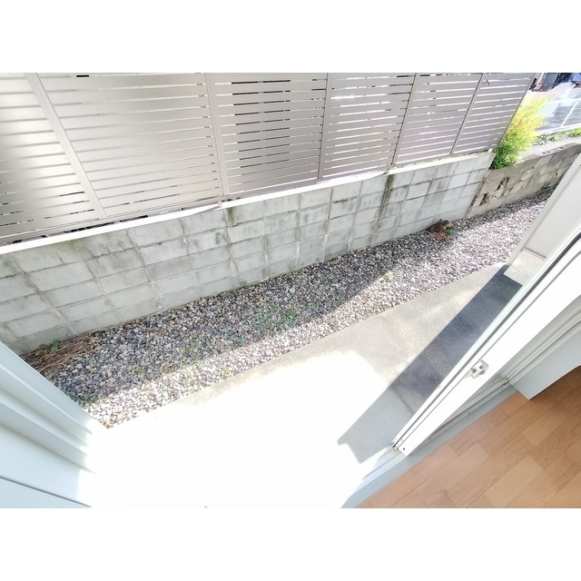 バルコニー　テラス