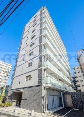 川口市並木のマンションの建物外観