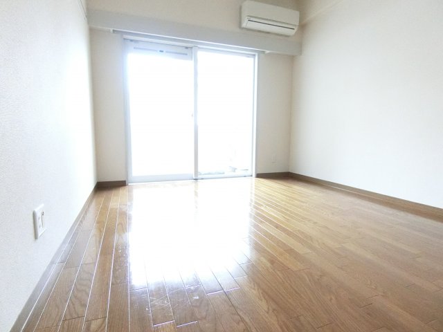 居室・リビング　詳細は、RISUMO江坂本店→06-6155-7137まで♪