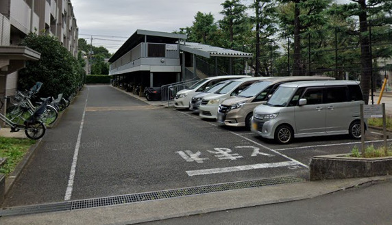 【フィール天神町2号館の駐車場】