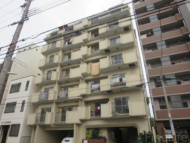 神戸市兵庫区本町のマンションの建物外観