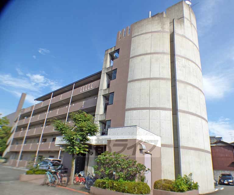 京都市左京区松ケ崎正田町のマンションの建物外観