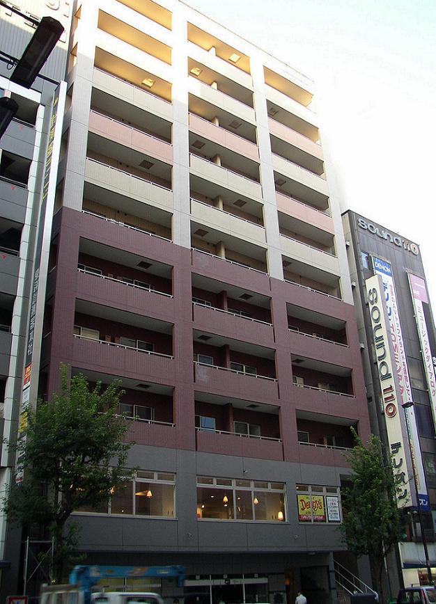 千代田区外神田のマンションの建物外観