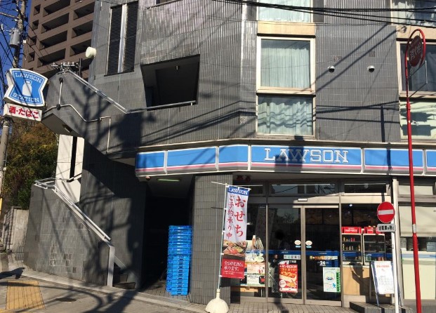 コンビニ　ローソン三田4丁目店（コンビニ）まで461m