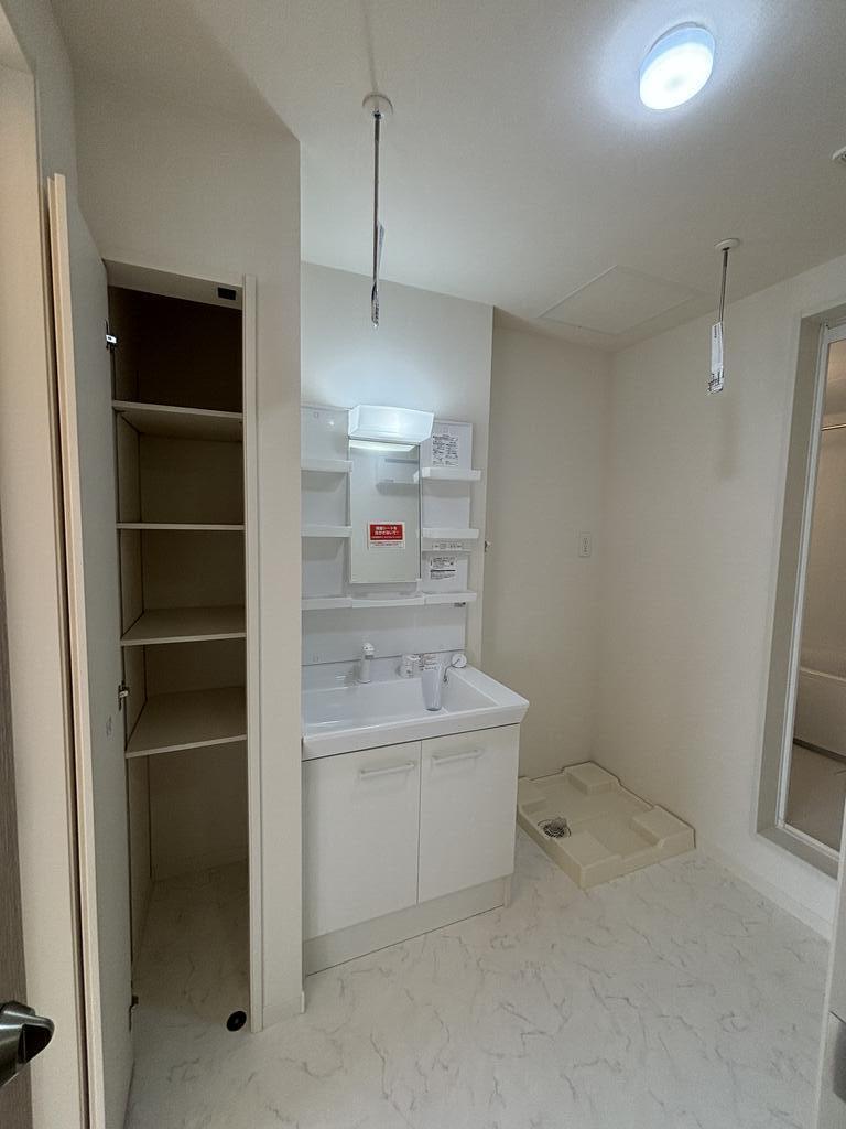 洗面設備　洗髪洗面化粧台　収納があります