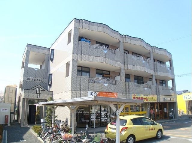 近江八幡市鷹飼町北のマンションの建物外観