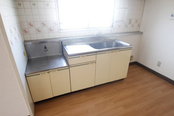 キッチン　※別号室のお写真です