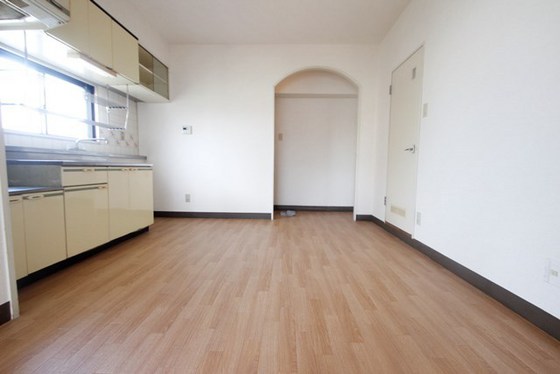 居室・リビング　※別号室のお写真です