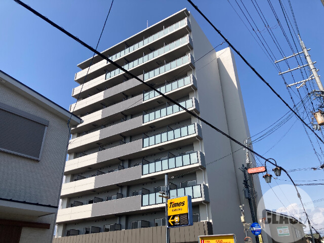 堺市西区鳳南町のマンションの建物外観