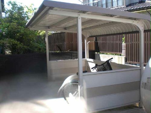 その他共有部分　屋根付き駐輪場あり