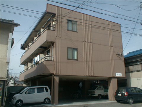 コーポサカエの建物外観