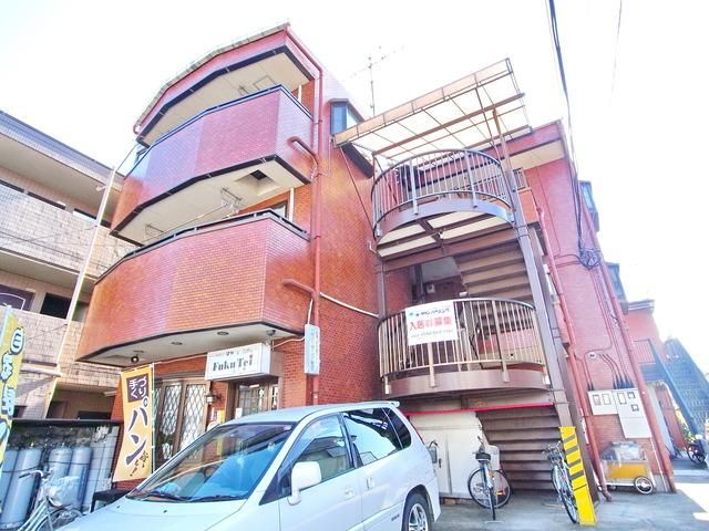 建物外観　☆1階は美味しいパン屋さん☆