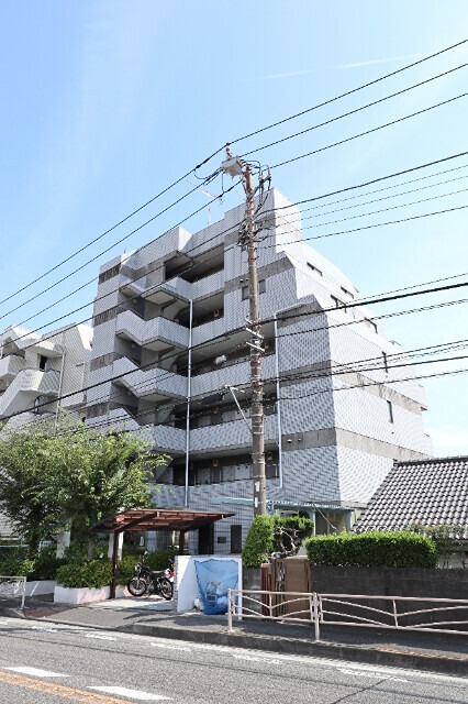 横浜市保土ケ谷区西谷のマンションの建物外観