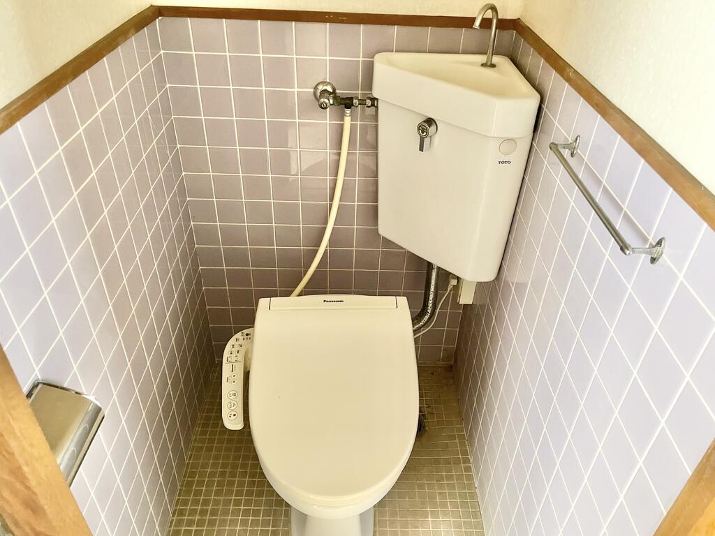 トイレ　温水洗浄便座