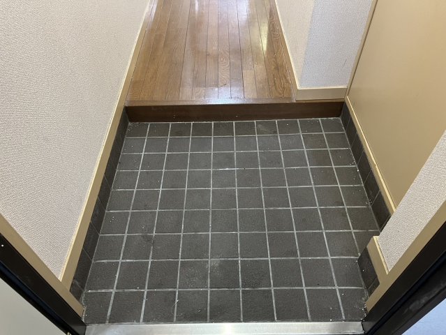 玄関　ハイツ金山