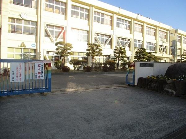 小学校　倉敷市立琴浦西小学校（小学校）まで752m
