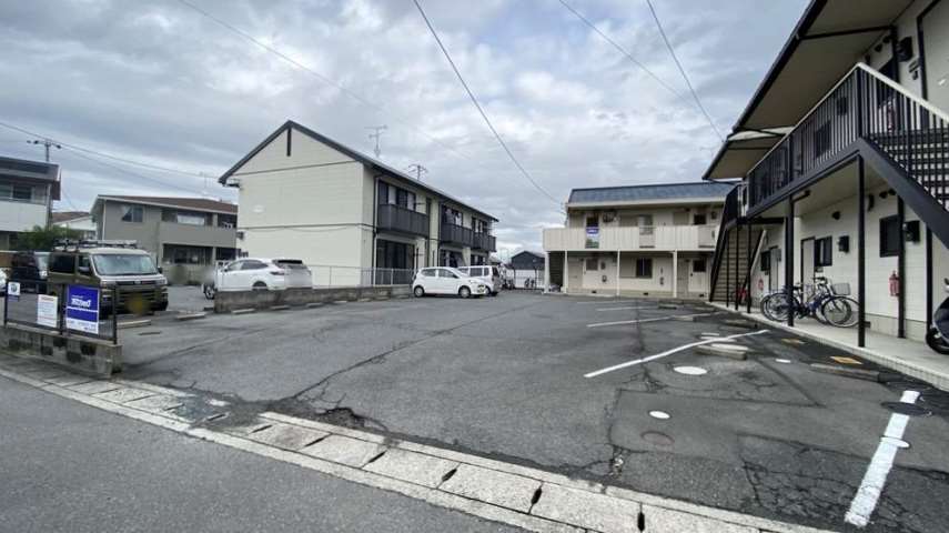 駐車場　駐車場