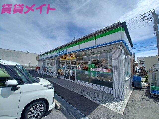 コンビニ　ファミリーマート鈴鹿中江島町店（コンビニ）まで447m