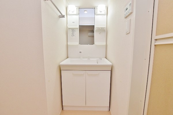 洗面設備　★シャワー付洗面化粧台★