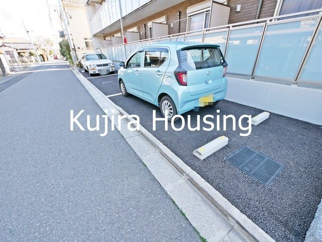 【ルーチェ　デル　ソーレの駐車場】