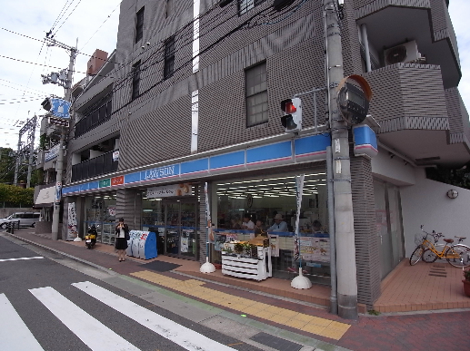 【神戸市東灘区住吉山手のアパートのコンビニ】