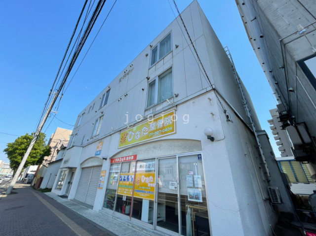 札幌市豊平区平岸三条のマンションの建物外観