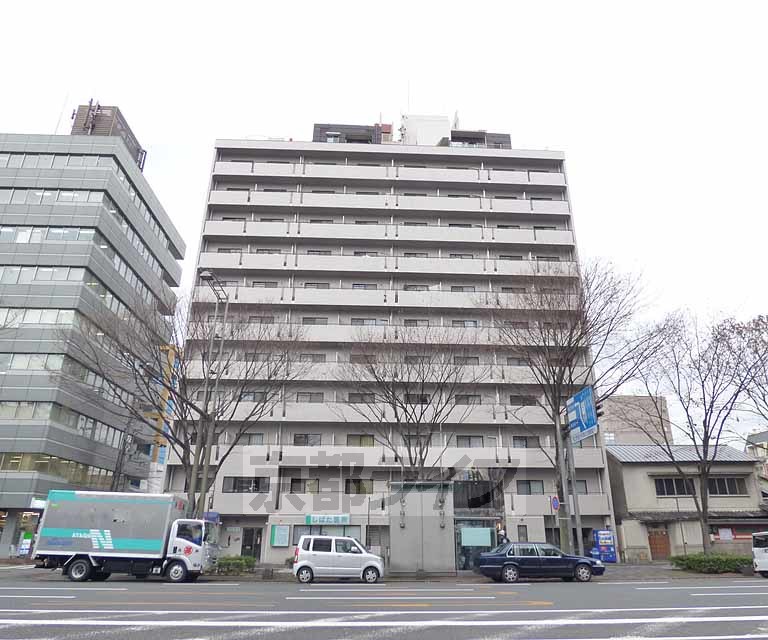 京都市中京区丸木材木町のマンションの建物外観