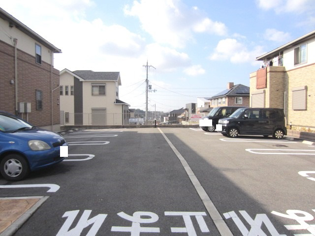 【貝塚市東山のアパートの駐車場】