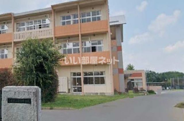 【笠間市吉岡のアパートの中学校】