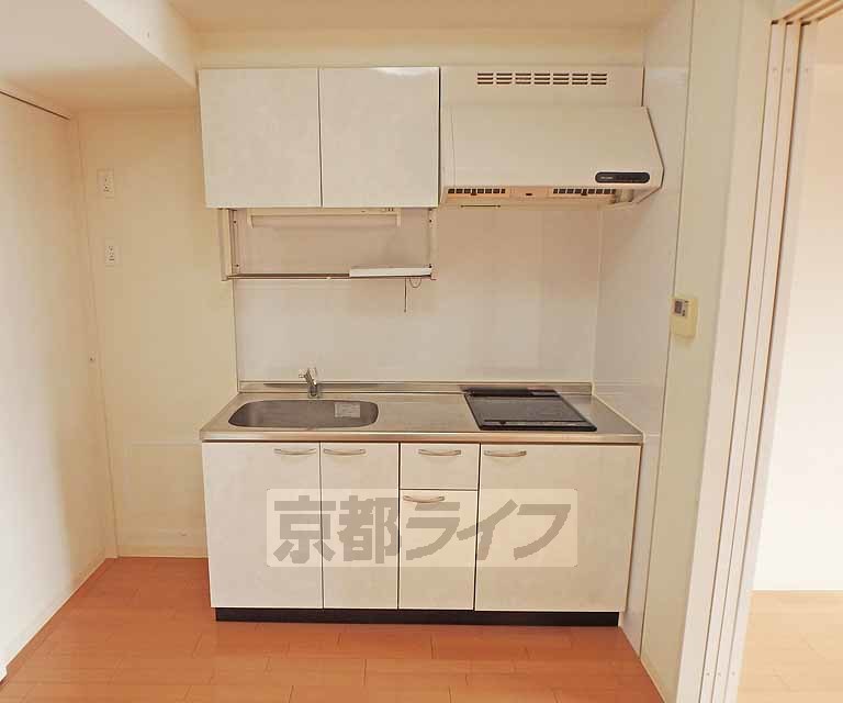 【京都市左京区一乗寺里ノ前町のマンションのキッチン】