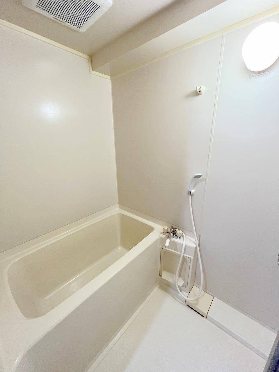 バス・シャワールーム　バスルーム