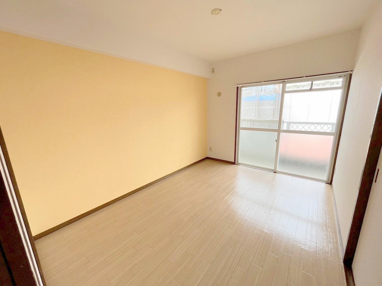 その他部屋・スペース　明るいクロスの洋室です。