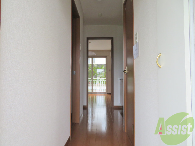 玄関　玄関の外から部屋の中を撮影してみましたー。