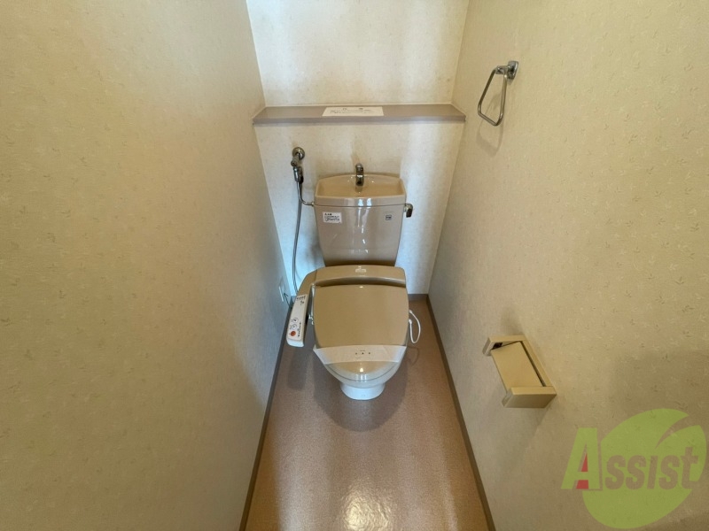 トイレ　ウォシュレット機能がついたトイレです。安心して使用できます。