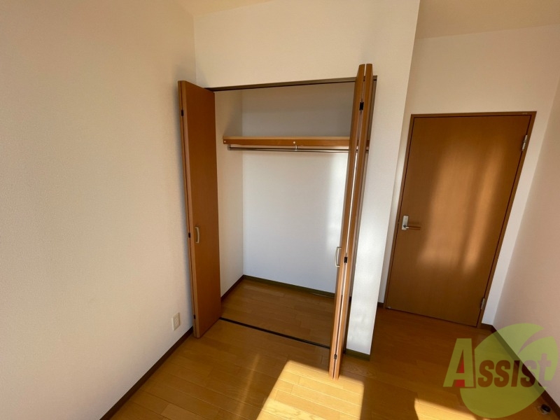 収納　寝室にあったクローゼット。荷物がたくさんあっても大丈夫。