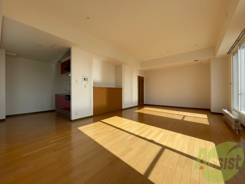 居室・リビング　広くてキレイなＬＤＫが広がっていて、充実した生活が送れそう。