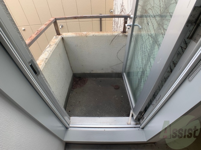 バルコニー　バルコニーです。洗濯物を干したり一息ついたりできますね！