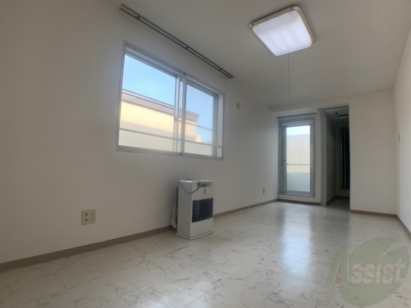 居室・リビング　広くてキレイなお部屋が広がっていて、充実した生活が送れそう。