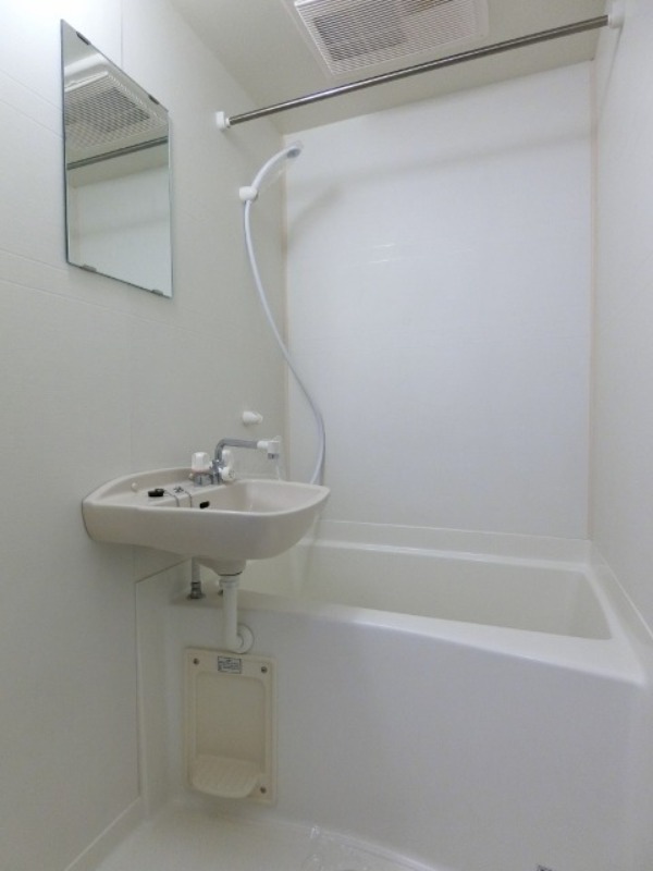 バス・シャワールーム　図面と現状に相違がある場合には現状を優先