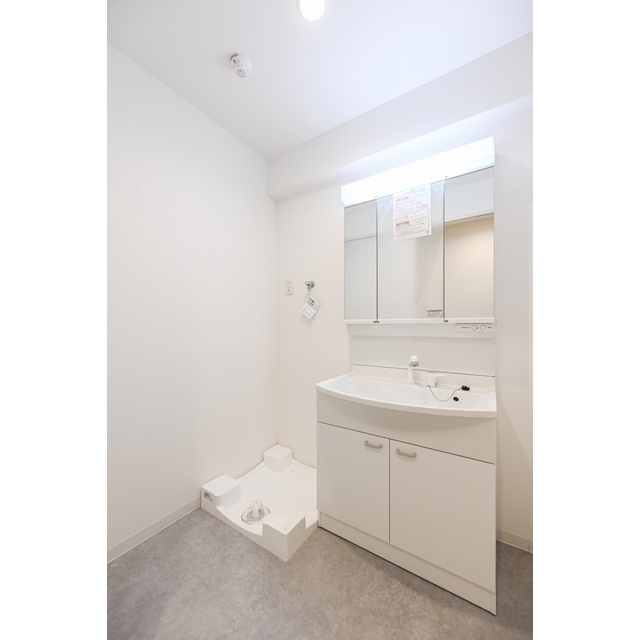 洗面設備　シャワー付き洗面台