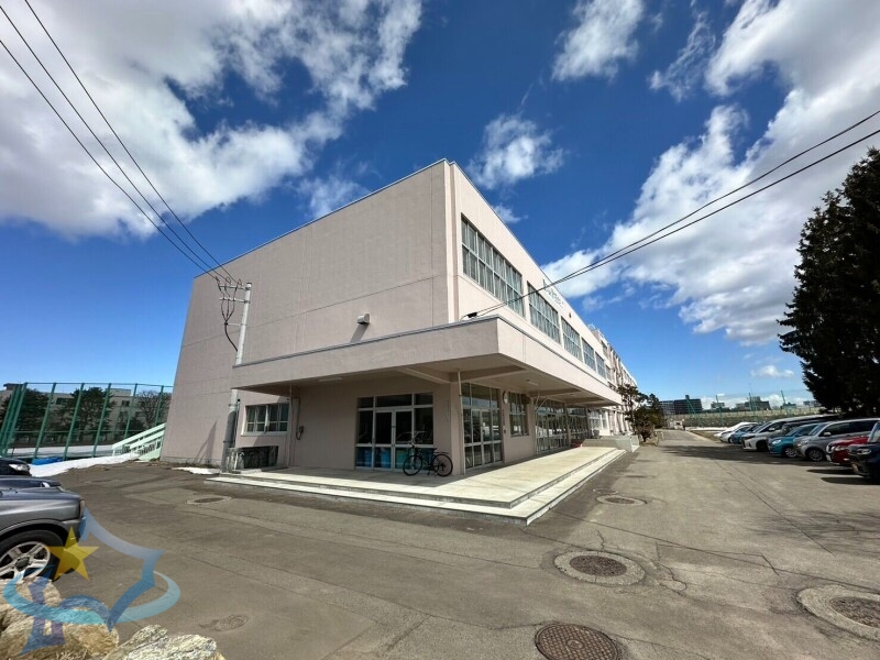 中学校　札幌市立柏中学校（中学校）まで958m